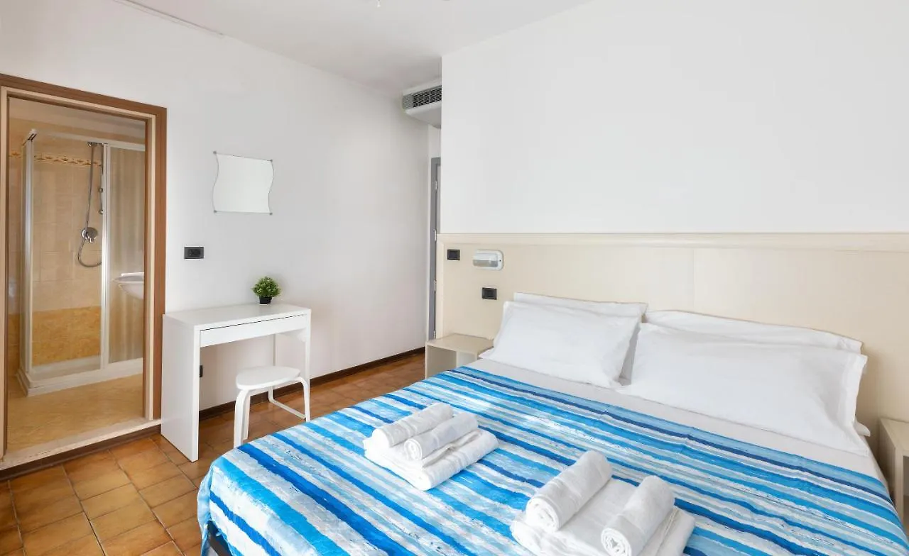 Hotel Mignon Riccione Fronte Mare 3*,